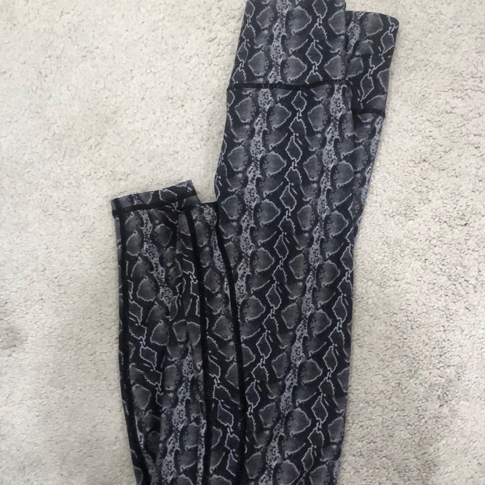 LAST CHANCE TYC scrunch legging